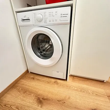 - Affittasi Elvi Home, Con Aria Condizionata Centralissimo A Pochissima Distanza Da Ariston, Casino E Dal Mare * Sanremo