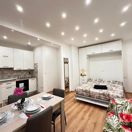 - Affittasi Elvi Home, Con Aria Condizionata Centralissimo A Pochissima Distanza Da Ariston, Casino E Dal Mare