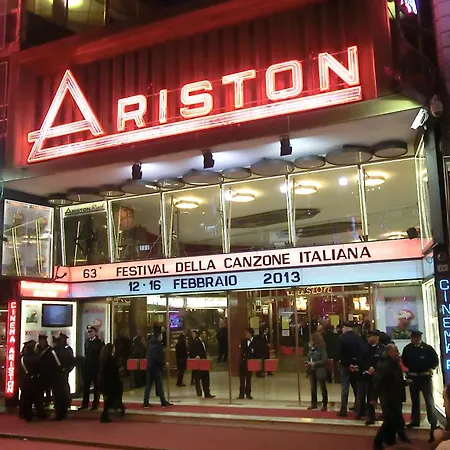 - Affittasi Elvi Home, Con Aria Condizionata Centralissimo A Pochissima Distanza Da Ariston, Casino E Dal Mare