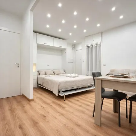 - Affittasi Elvi Home, Con Aria Condizionata Centralissimo A Pochissima Distanza Da Ariston, Casino E Dal Mare * סנרמו