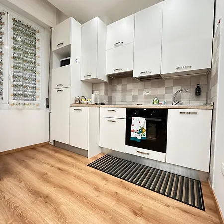 - Affittasi Elvi Home, Con Aria Condizionata Centralissimo A Pochissima Distanza Da Ariston, Casino E Dal Mare Apartment *