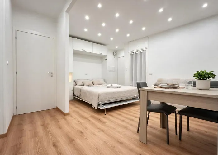 - Affittasi Elvi Home, Con Aria Condizionata Centralissimo A Pochissima Distanza Da Ariston, Casinò E Dal Mare * Sanremo